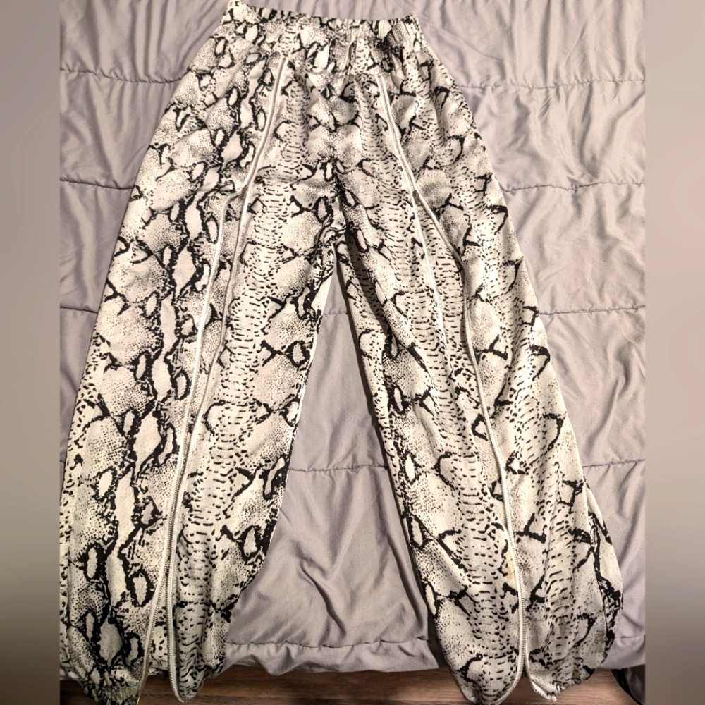 Reptile Print Zipper Pants